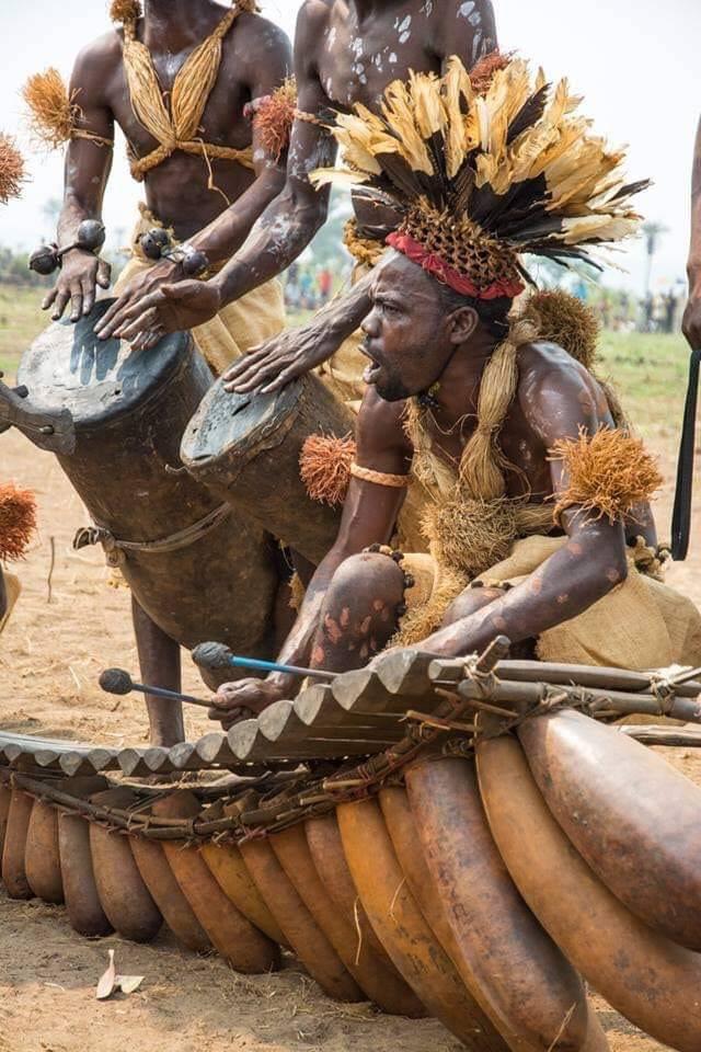 Groupe en cérémonie culturelle africaine